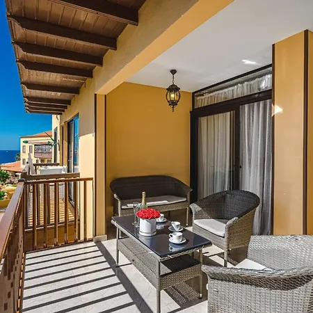Amazing 3 Bedroom On The First Line Of The Americas Beach, Air Conditioner And Terrace Ocean View Appartamento Playa de las Americas (Tenerife)