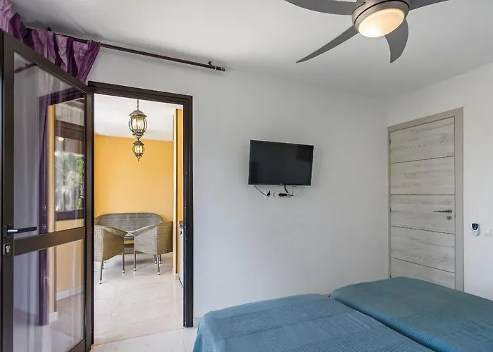 Apartamento Amazing 3 Bedroom On The First Line Of The Americas Beach, Air Conditioner And Terrace Ocean View *