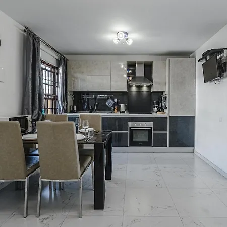 Amazing 3 Bedroom On The First Line Of The Americas Beach, Air Conditioner And Terrace Ocean View Διαμέρισμα