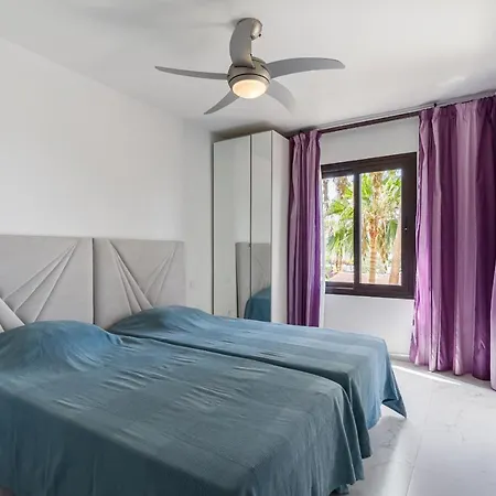 Διαμέρισμα Amazing 3 Bedroom On The First Line Of The Americas Beach, Air Conditioner And Terrace Ocean View
