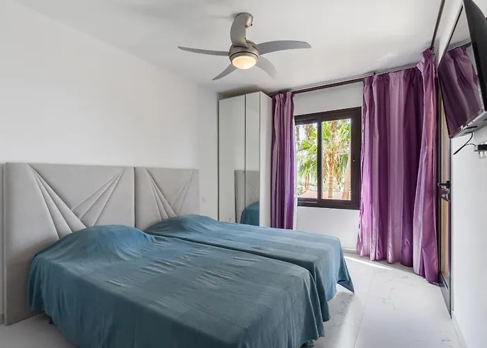 Daire Amazing 3 Bedroom On The First Line Of The Americas Beach, Air Conditioner And Terrace Ocean View