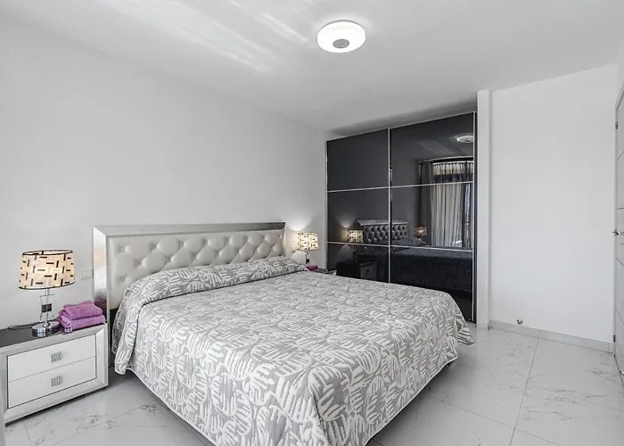 Amazing 3 Bedroom On The First Line Of The Americas Beach, Air Conditioner And Terrace Ocean View Apartmán