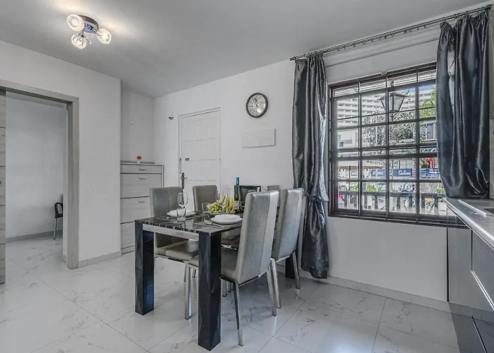 Apartmán Amazing 3 Bedroom On The First Line Of The Americas Beach, Air Conditioner And Terrace Ocean View *