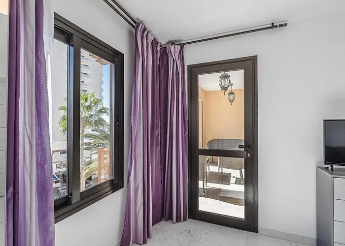 Apartmán Amazing 3 Bedroom On The First Line Of The Americas Beach, Air Conditioner And Terrace Ocean View *